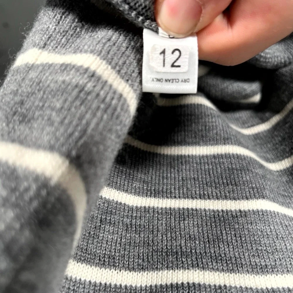 Express Design Studio‎ Sweater Vest Mens S Gray White Striped Tight Knit V Neck
